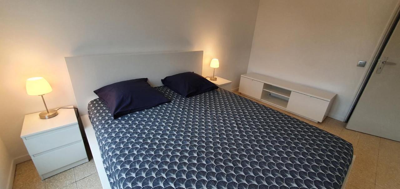 Appartement entier indépendant au dessus de villa wi fi parking gratuit proche plage et centre ville Sanary-sur-Mer Exterior foto